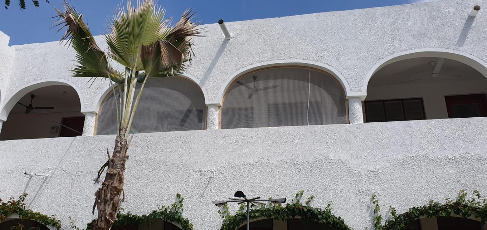 Kaleb'S Beachfront Serviced Studio Apartments Malindi Kültér fotó