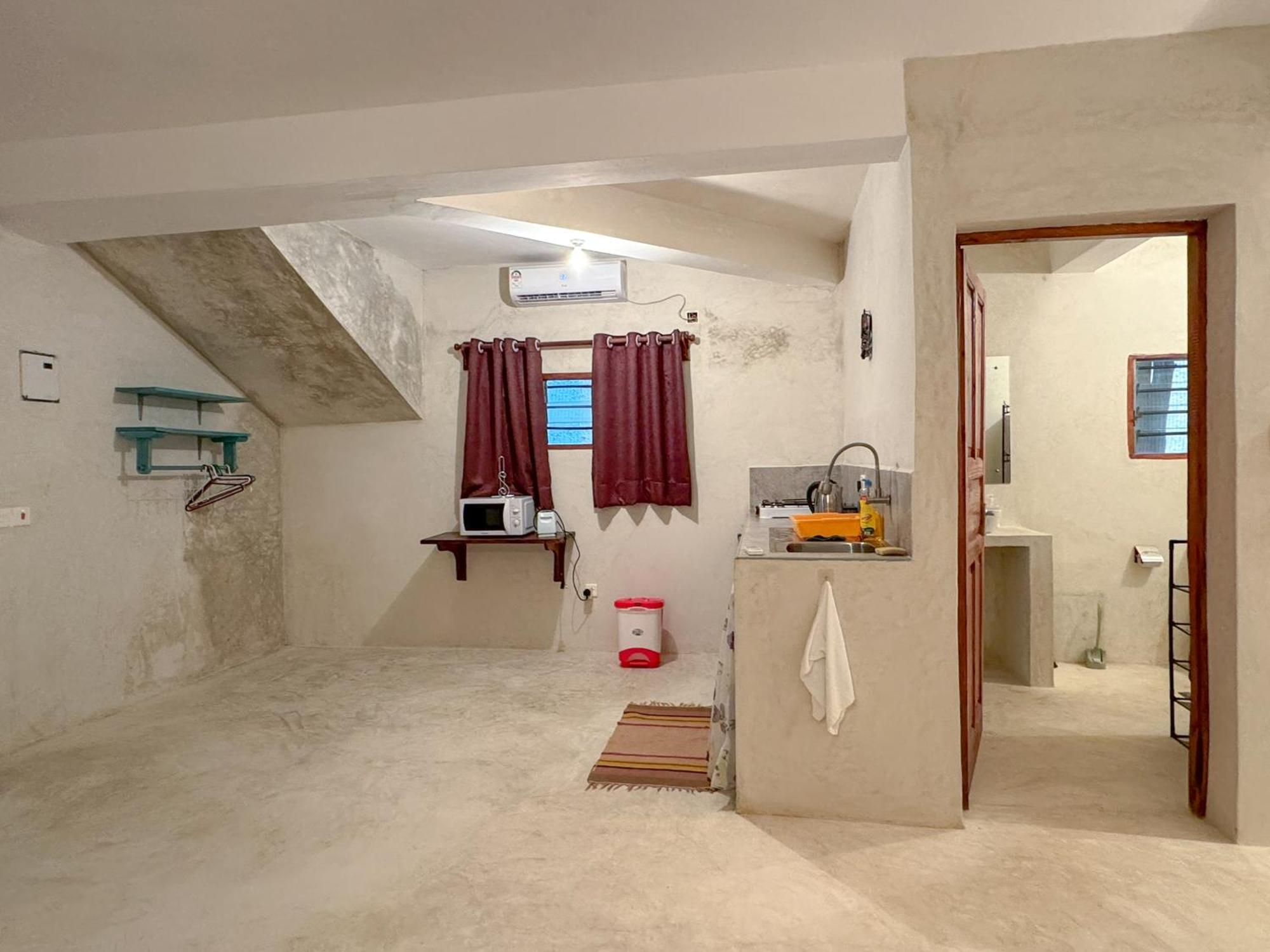 Kaleb'S Beachfront Serviced Studio Apartments Malindi Kültér fotó