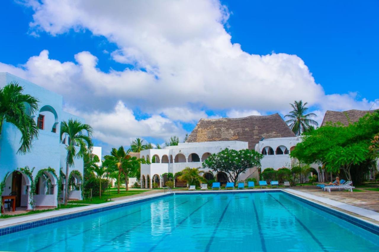 Kaleb'S Beachfront Serviced Studio Apartments Malindi Kültér fotó