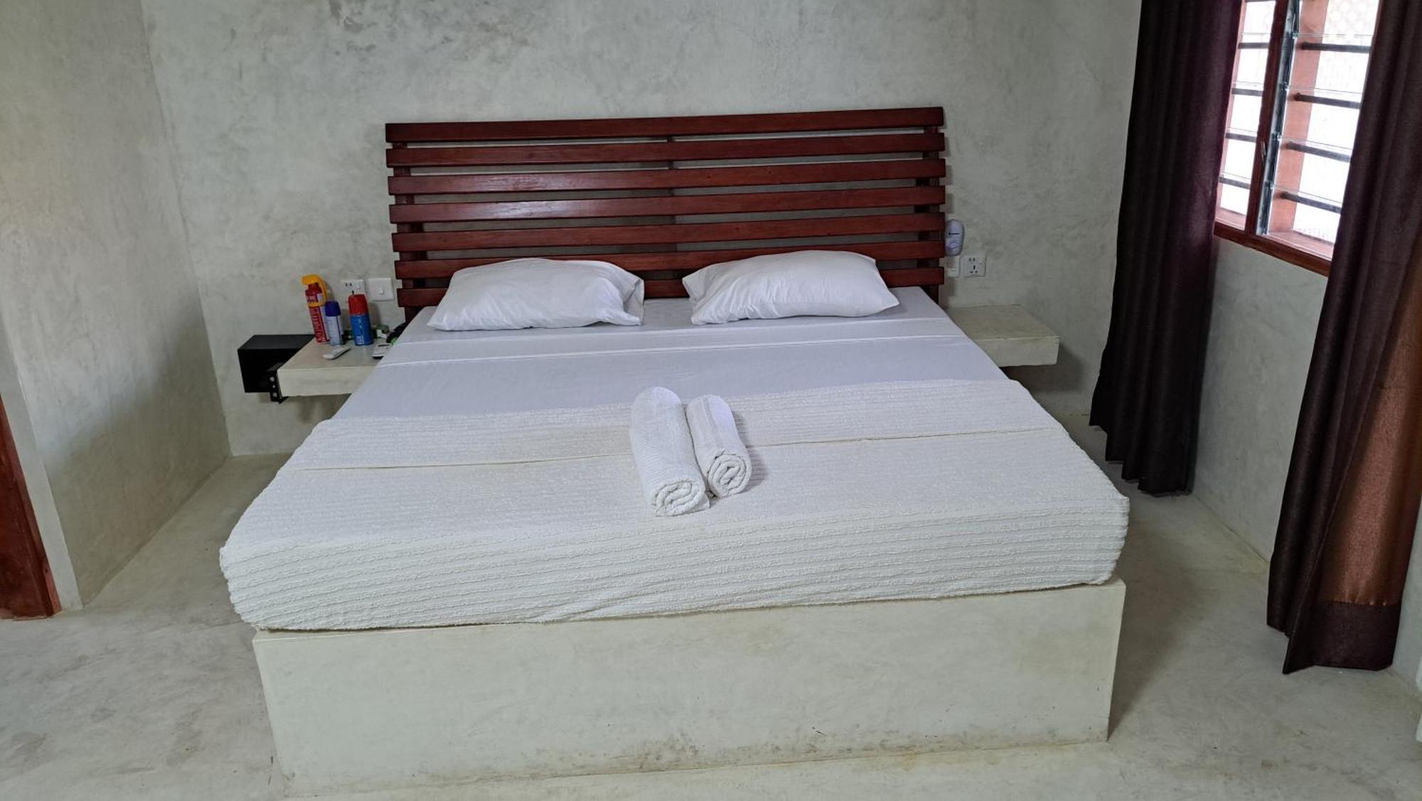 Kaleb'S Beachfront Serviced Studio Apartments Malindi Kültér fotó