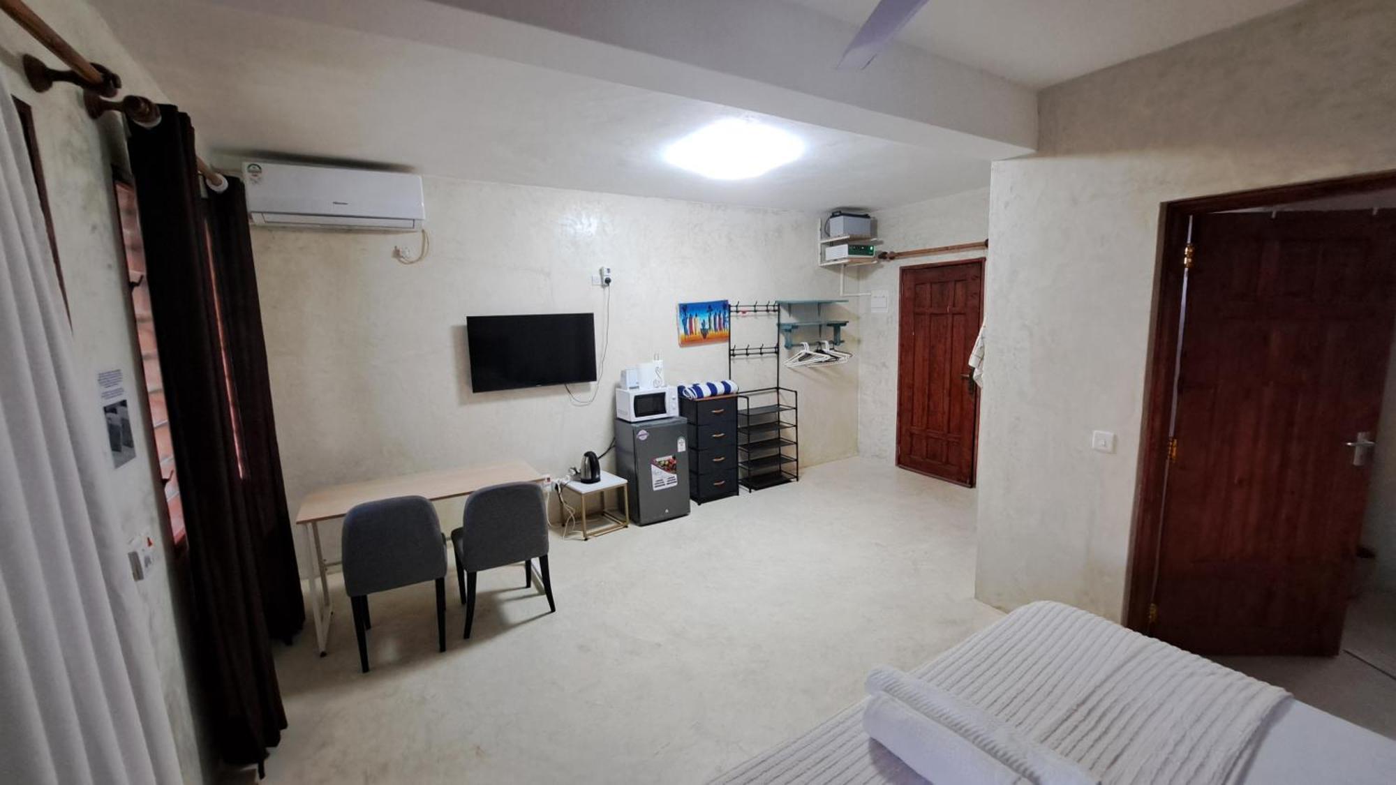 Kaleb'S Beachfront Serviced Studio Apartments Malindi Kültér fotó