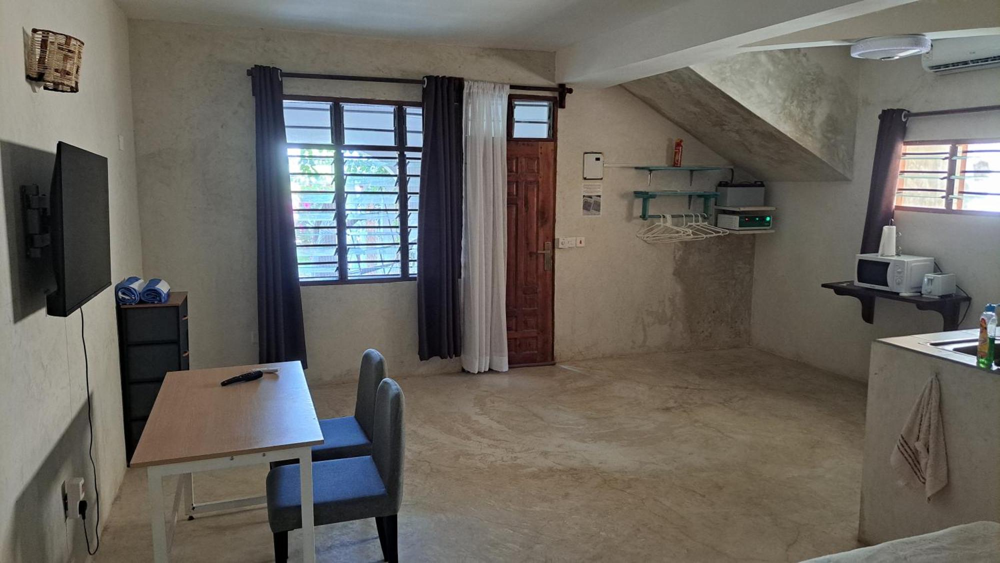Kaleb'S Beachfront Serviced Studio Apartments Malindi Kültér fotó
