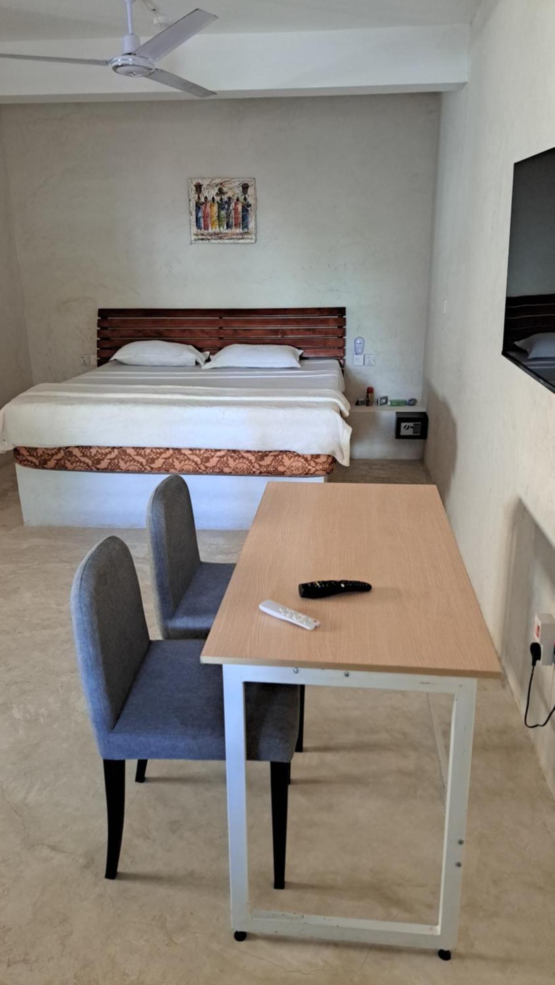 Kaleb'S Beachfront Serviced Studio Apartments Malindi Kültér fotó